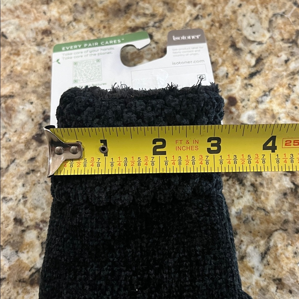 New - Isotoner Signature Women's Chenille Cable-Knit Gloves in Black - Picture 6 of 7
